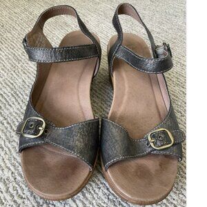 Dansko Joanie Leather Platform Wedge Ankle Strap Pewter Grey Shimmer Sz 40